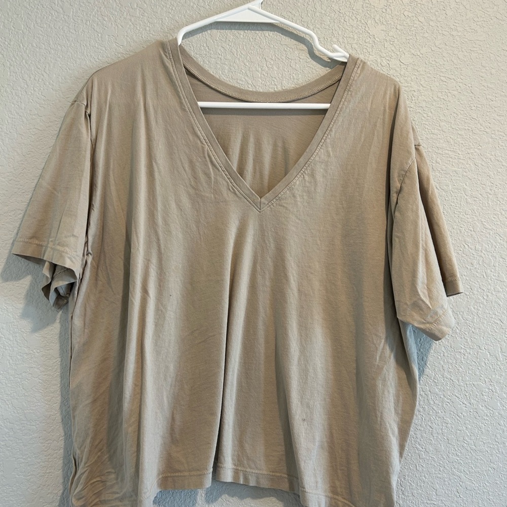 VETTA convertible t shirt.